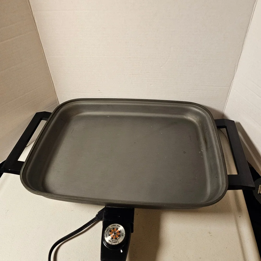 MCM West Bend Miracle Lektro Maid Electric Skillet 13669 Cast Aluminum USA Works